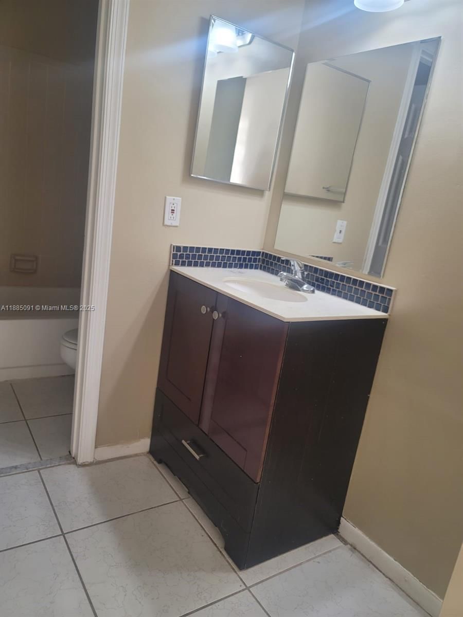 Real estate property located at 415 210th St #206, Miami-dade, Mcarthur Park Misty Lk Co, Miami Gardens, FL