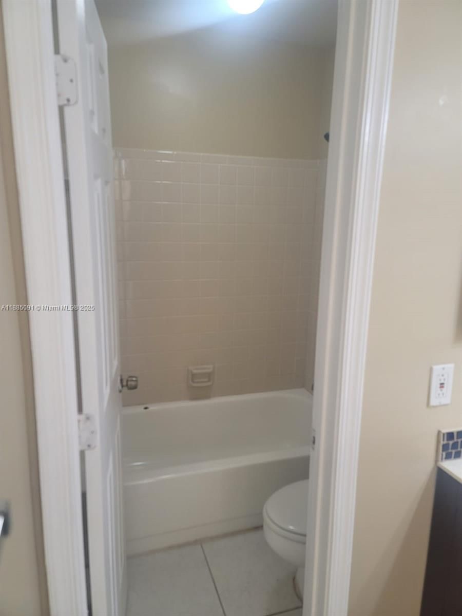 Real estate property located at 415 210th St #206, Miami-dade, Mcarthur Park Misty Lk Co, Miami Gardens, FL