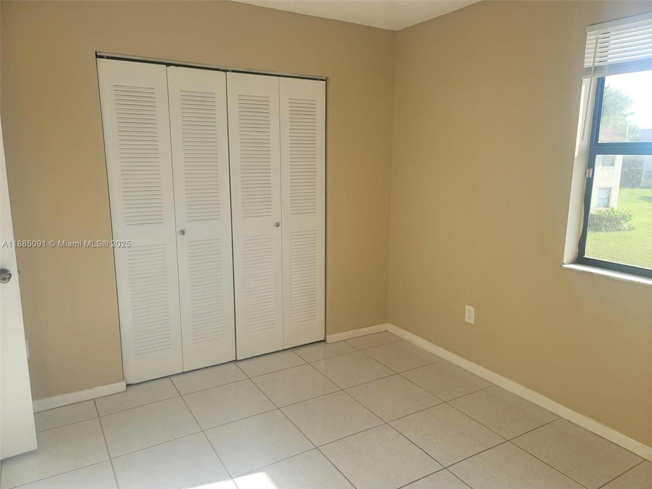 Real estate property located at 415 210th St #206, Miami-dade, Mcarthur Park Misty Lk Co, Miami Gardens, FL