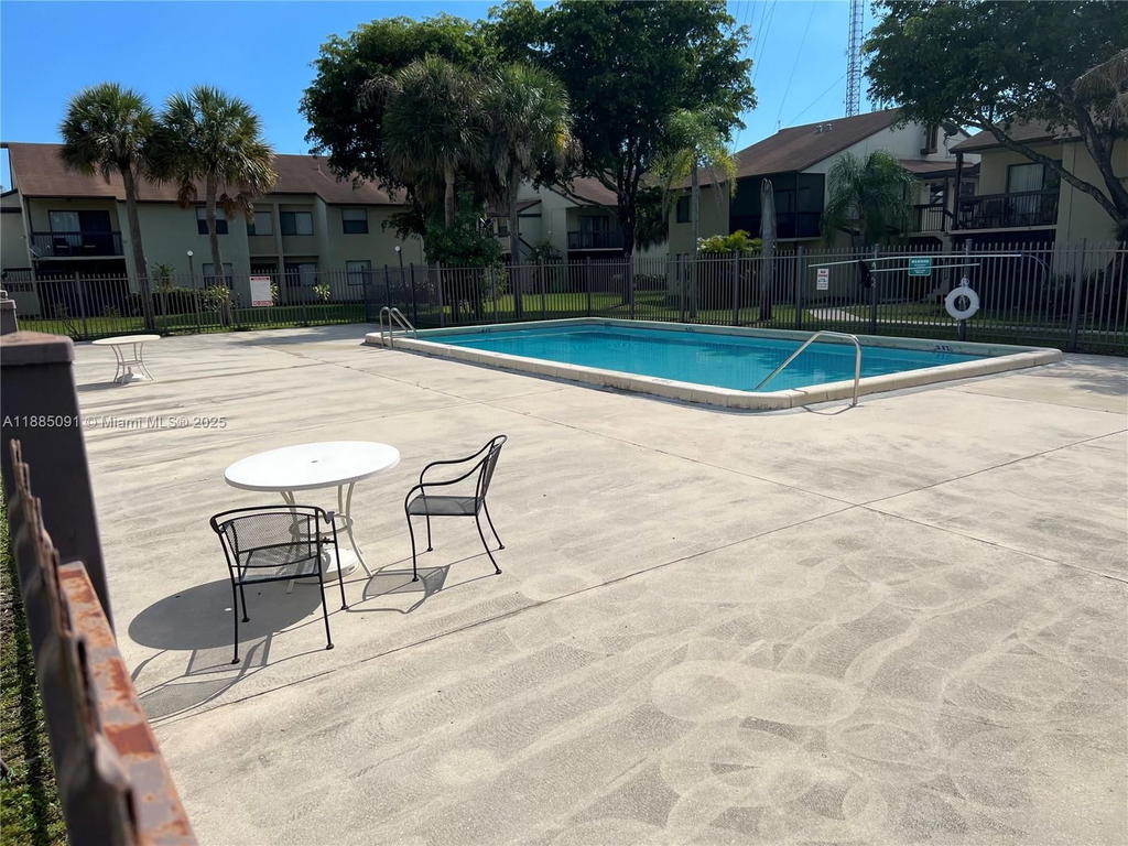 Real estate property located at 415 210th St #206, Miami-dade, Mcarthur Park Misty Lk Co, Miami Gardens, FL