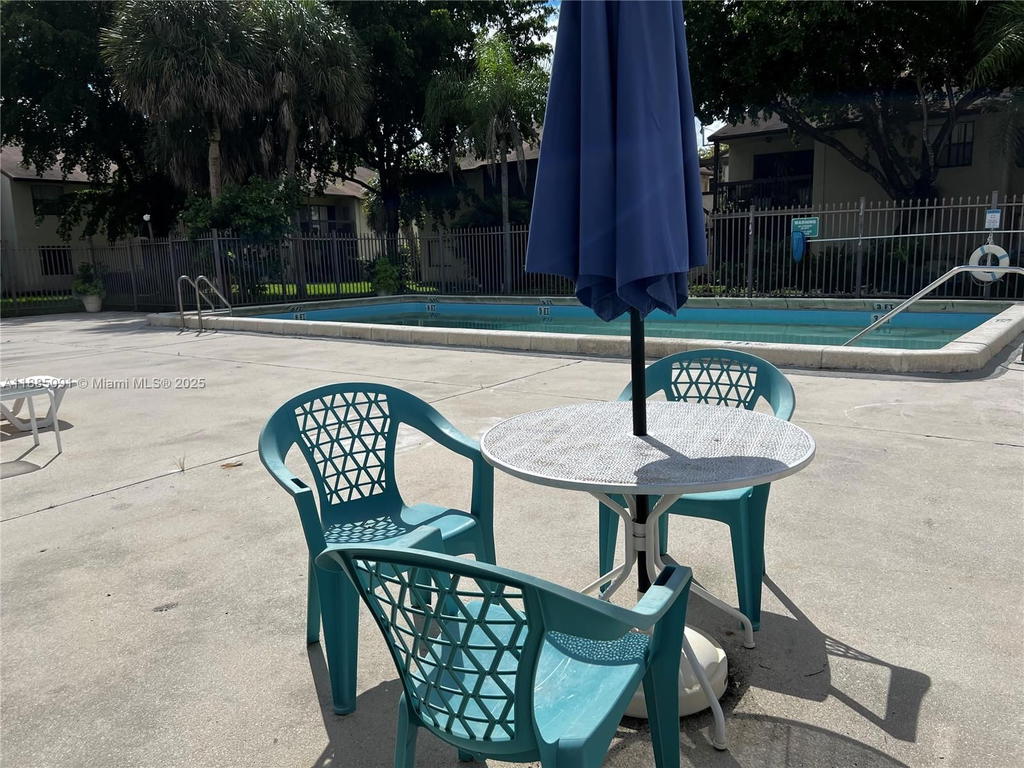 Real estate property located at 415 210th St #206, Miami-dade, Mcarthur Park Misty Lk Co, Miami Gardens, FL