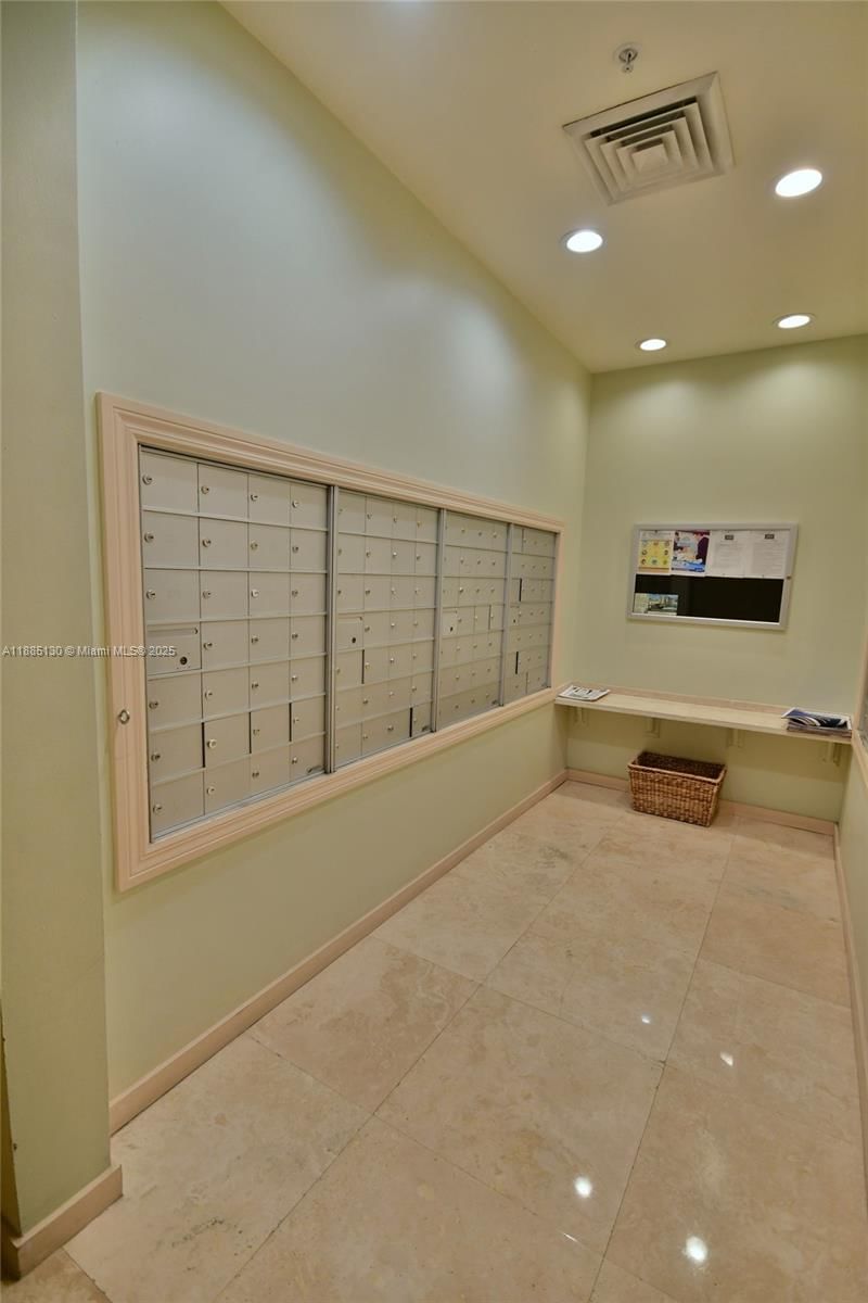 Real estate property located at 2080 Ocean Dr #1111, Broward, 2080 Ocean Drive Condo, Hallandale Beach, FL