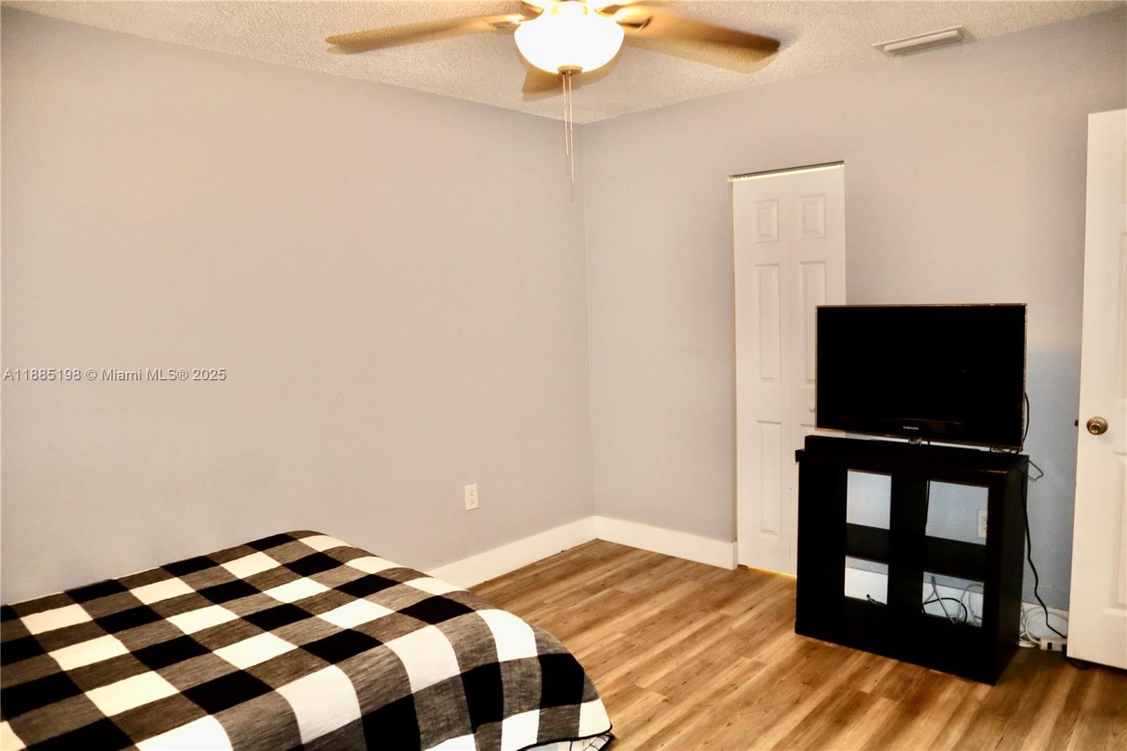 Real estate property located at 9624 16th Ct, Broward, Everglades Sugar & Land C, Pembroke Pines, FL