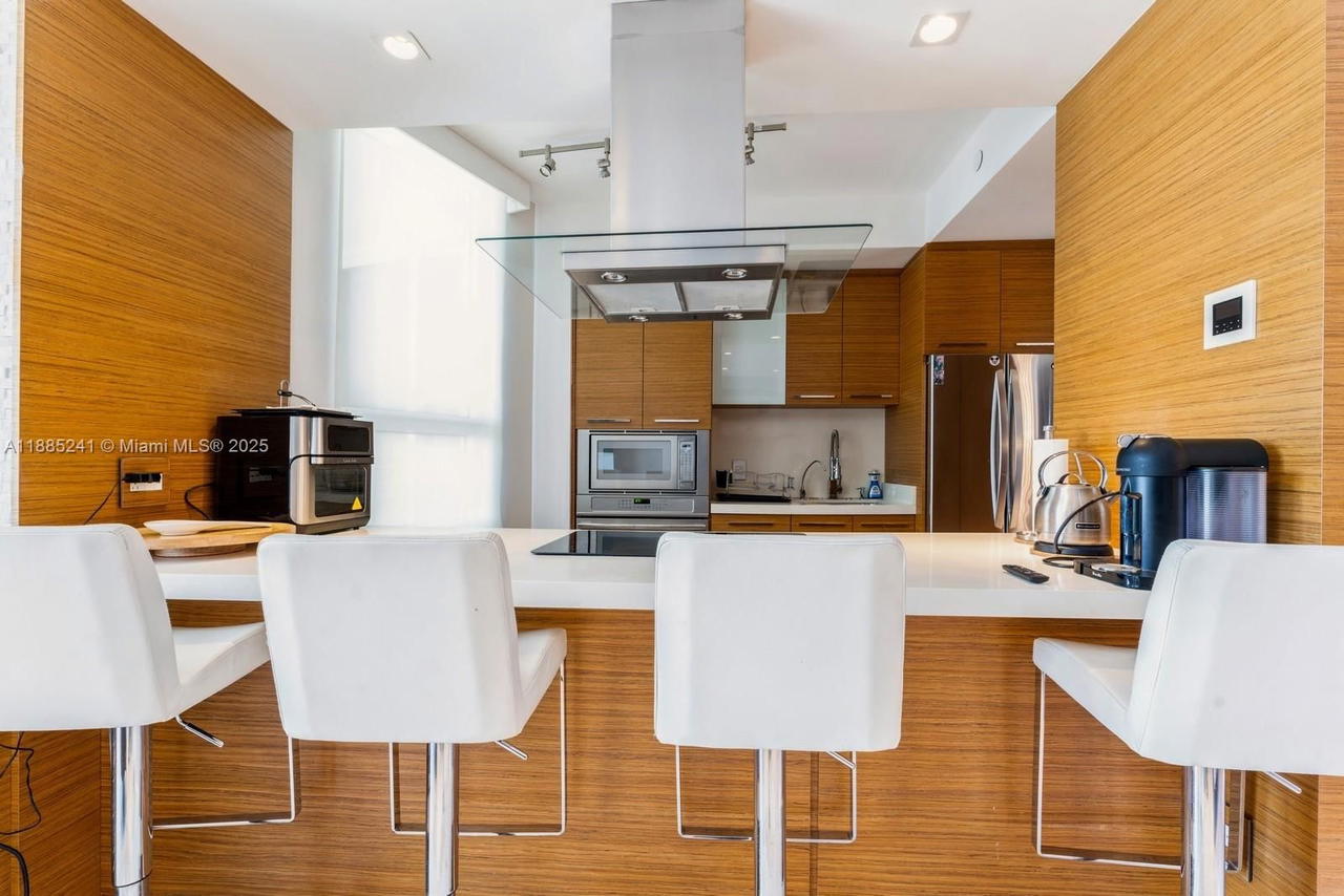 Real estate property located at 808 Brickell Key #1406, Miami-dade, Two Tequesta Point Condo, Miami, FL