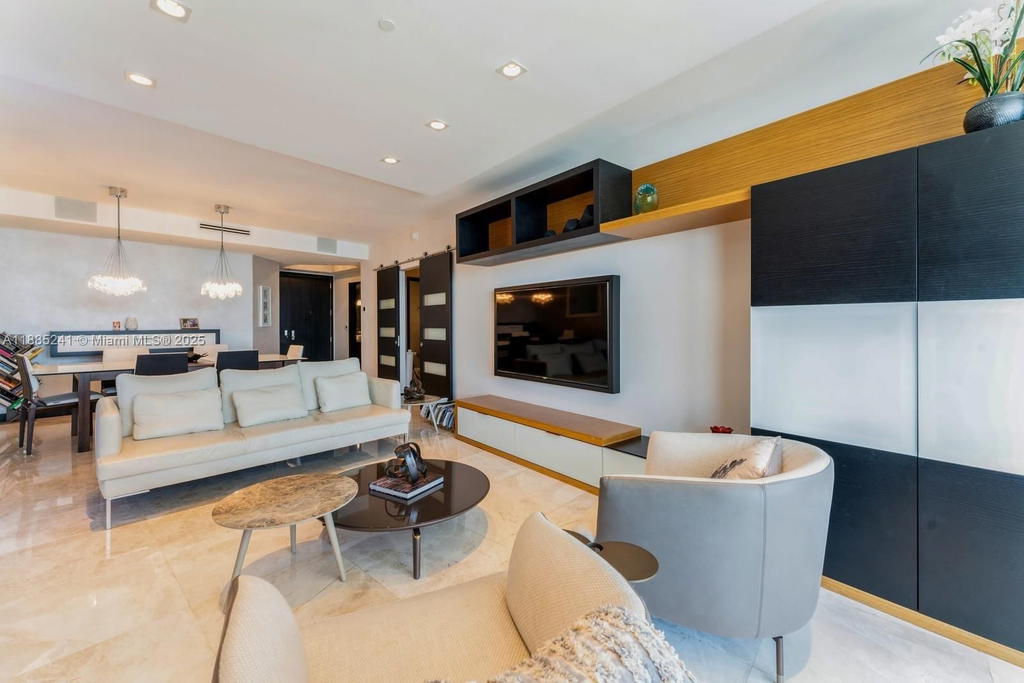 Real estate property located at 808 Brickell Key #1406, Miami-dade, Two Tequesta Point Condo, Miami, FL