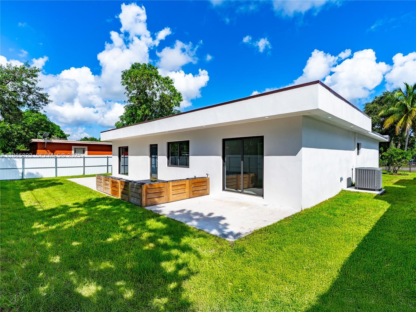 Real estate property located at 550 143rd St, Miami-dade, Nichols Heights, North Miami, FL