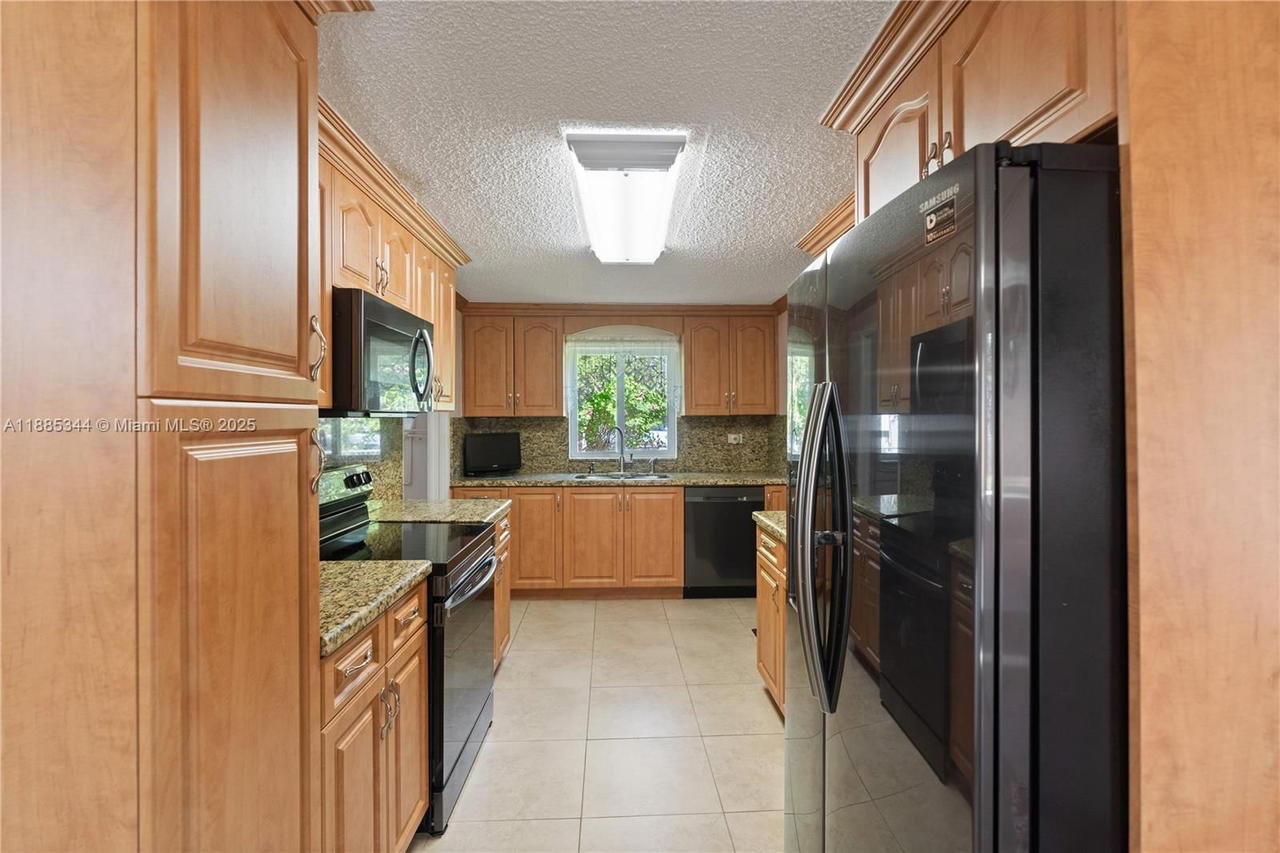 Real estate property located at 3425 105th Ave, Miami-dade, Macson Heights, Miami, FL