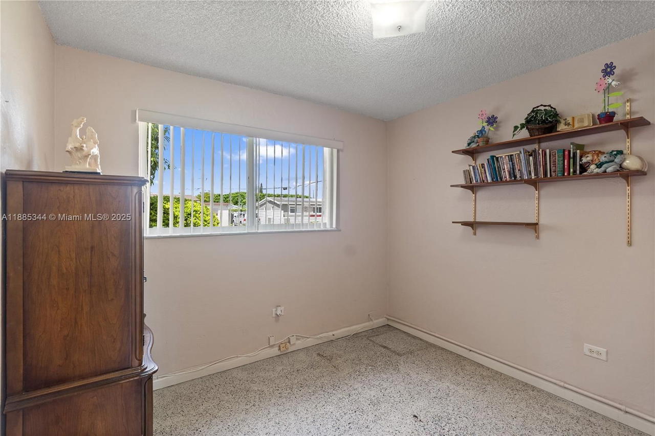 Real estate property located at 3425 105th Ave, Miami-dade, Macson Heights, Miami, FL