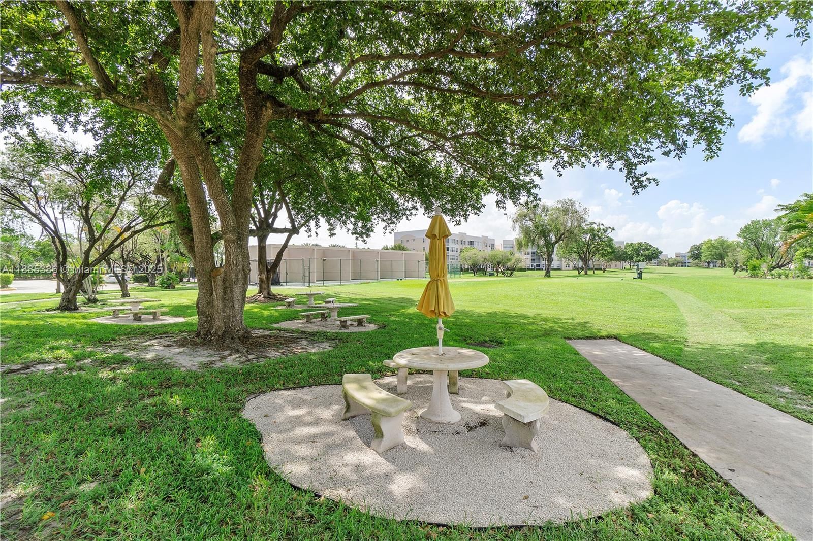 Real estate property located at 8950 Sunrise Lakes Blvd #311, Broward, Sunrise Lakes 80 Condo, Sunrise, FL