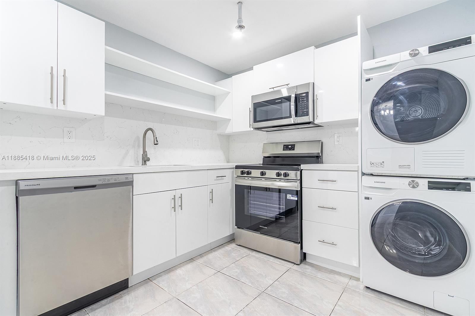 Real estate property located at 210 174th St #2406, Miami-dade, Winston Towers 600 Condo, Sunny Isles Beach, FL