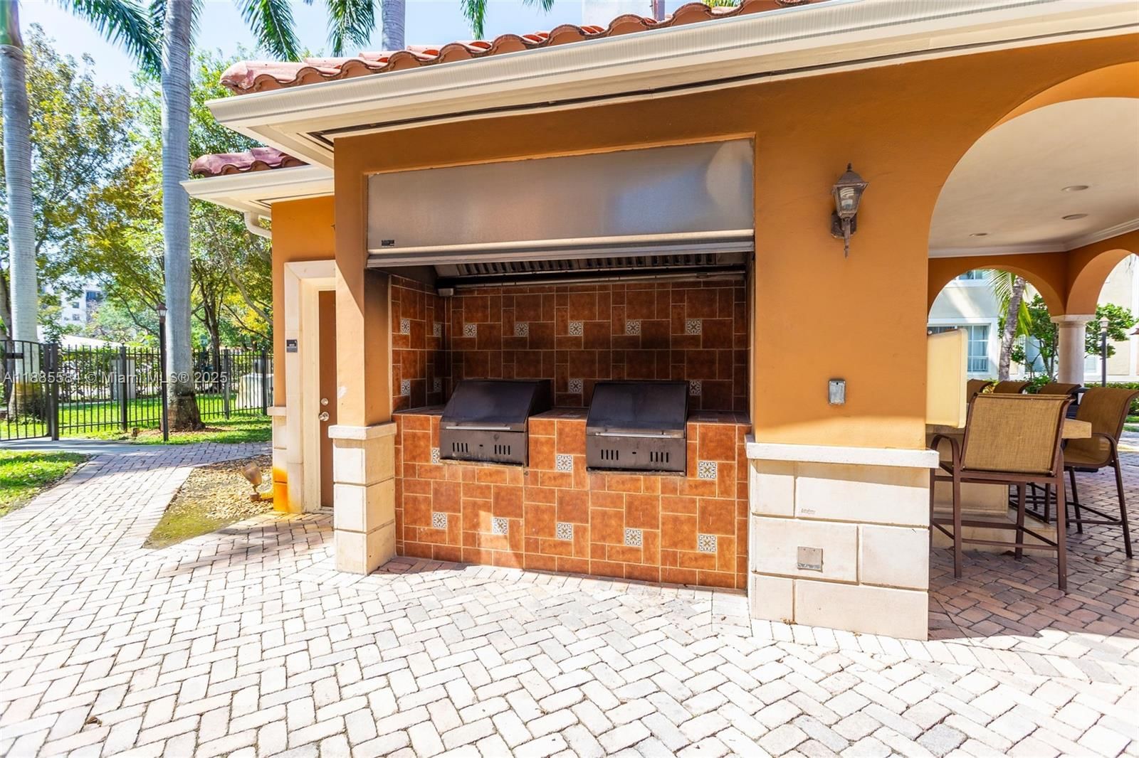 Real estate property located at 6861 44th St #204, Miami-dade, Gables Court Condo, Miami, FL