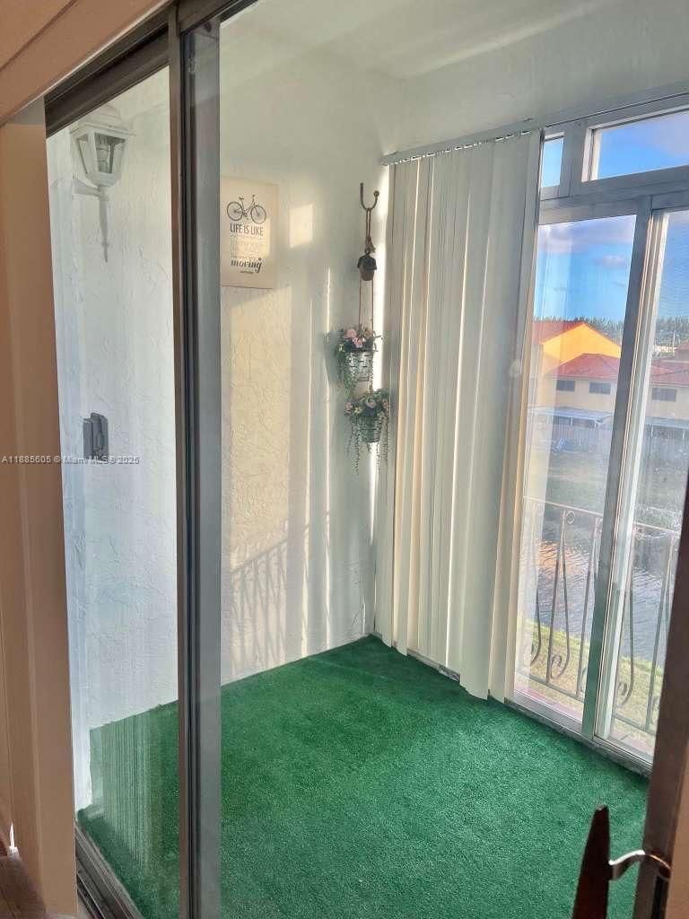 Real estate property located at 1300 53rd St #18, Miami-dade, Westland Plaza Gardens Co, Hialeah, FL