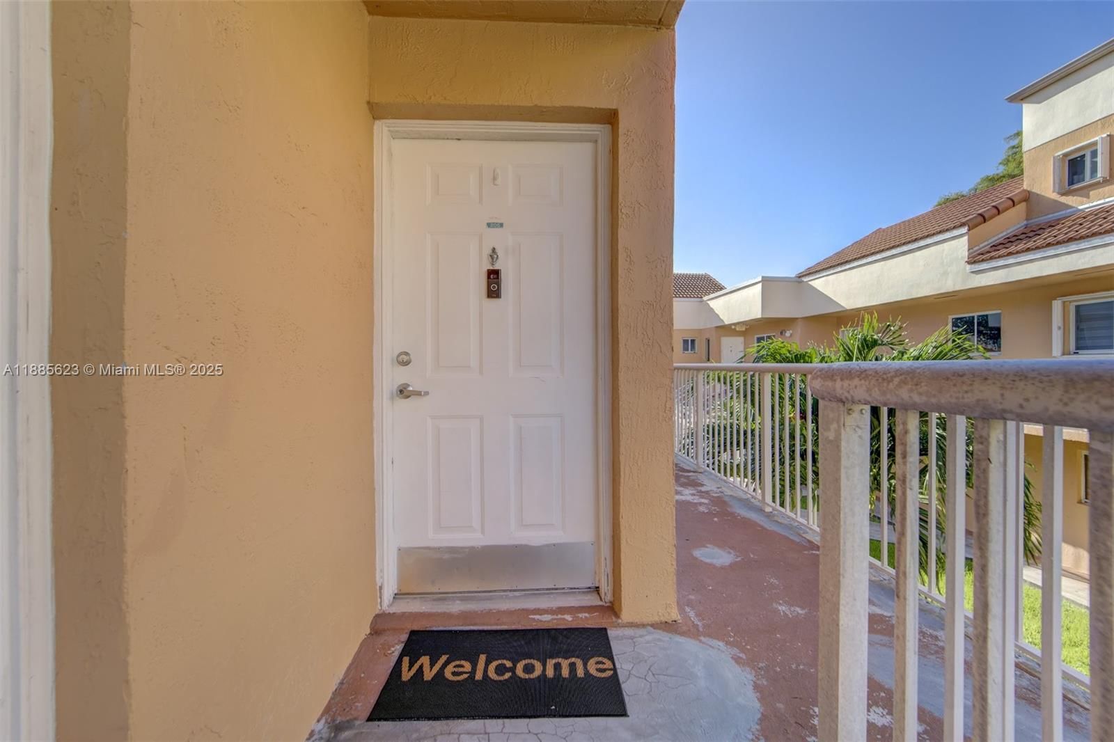 Real estate property located at 14915 80th St #205, Miami-dade, The Seasons Villas & Thms, Miami, FL
