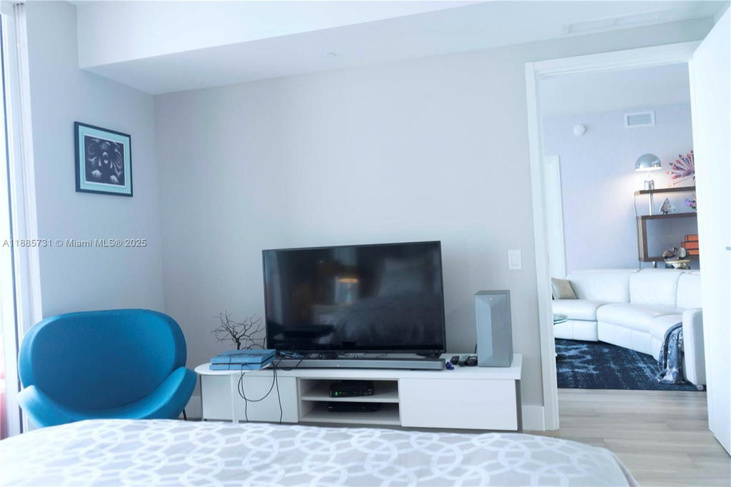Real estate property located at 1300 Brickell Bay Dr #3205, Miami-dade, Brickellhouse Condo, Miami, FL