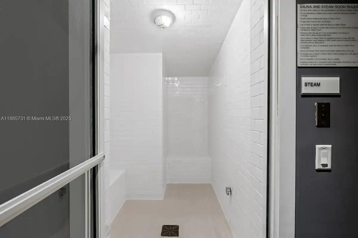 Real estate property located at 1300 Brickell Bay Dr #3205, Miami-dade, Brickellhouse Condo, Miami, FL