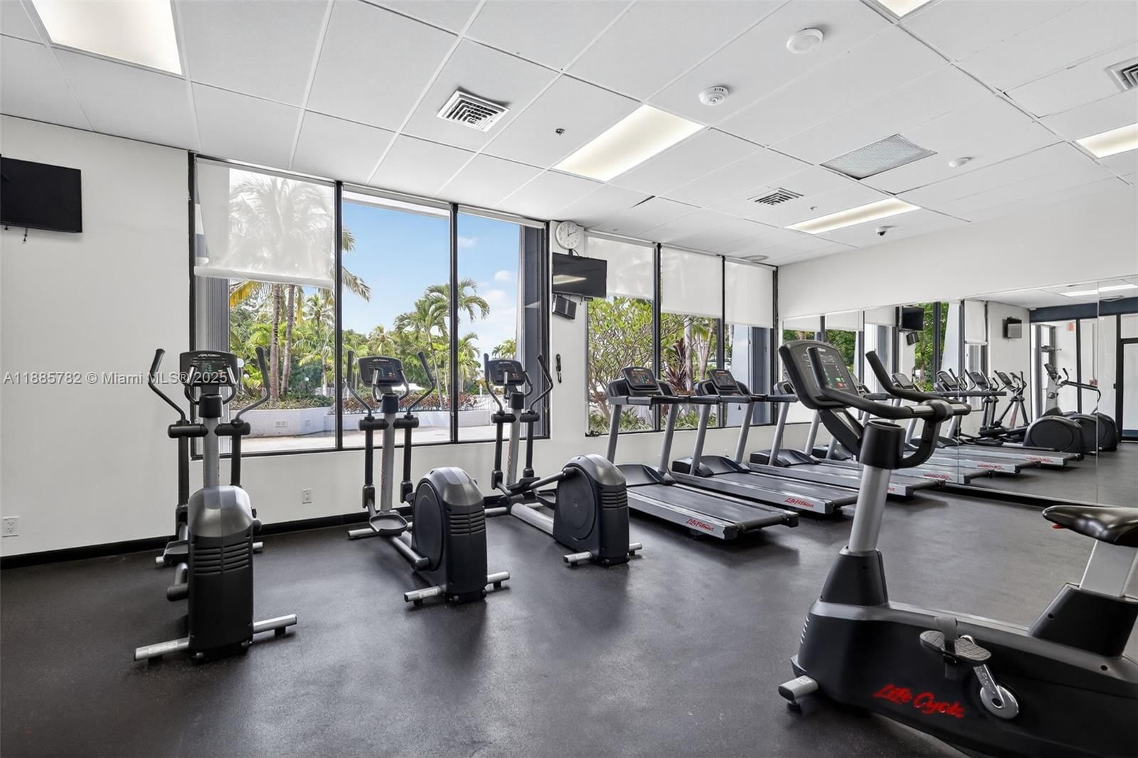 Real estate property located at 100 Bayview Dr #1512, Miami-dade, Arlen House East Condo, Sunny Isles Beach, FL