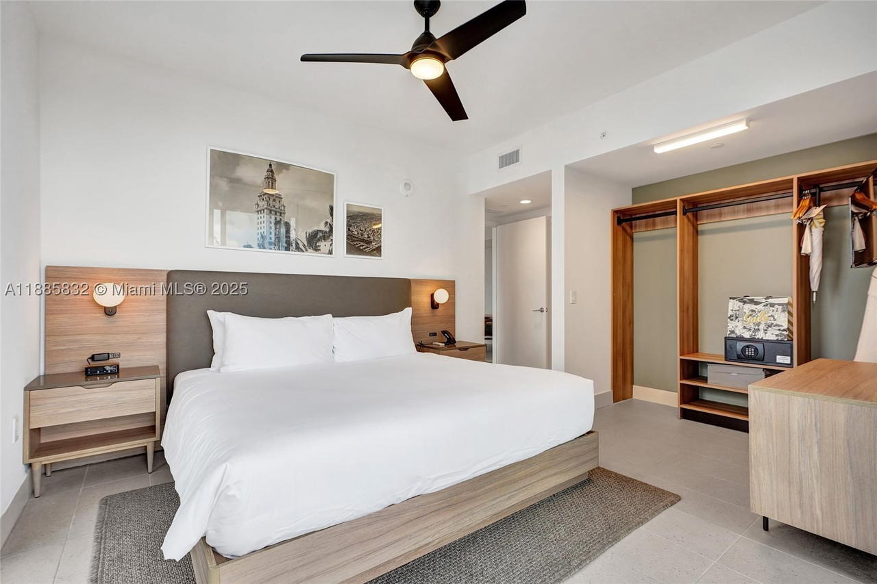 Real estate property located at 159 6th St #3302, Miami-dade, Downtown Miami, Miami, FL