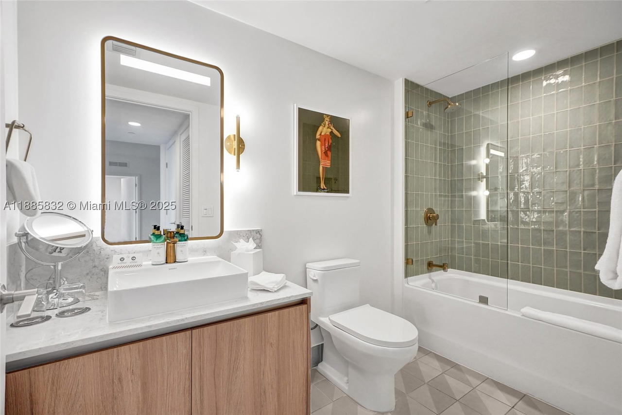 Real estate property located at 159 6th St #3302, Miami-dade, Downtown Miami, Miami, FL