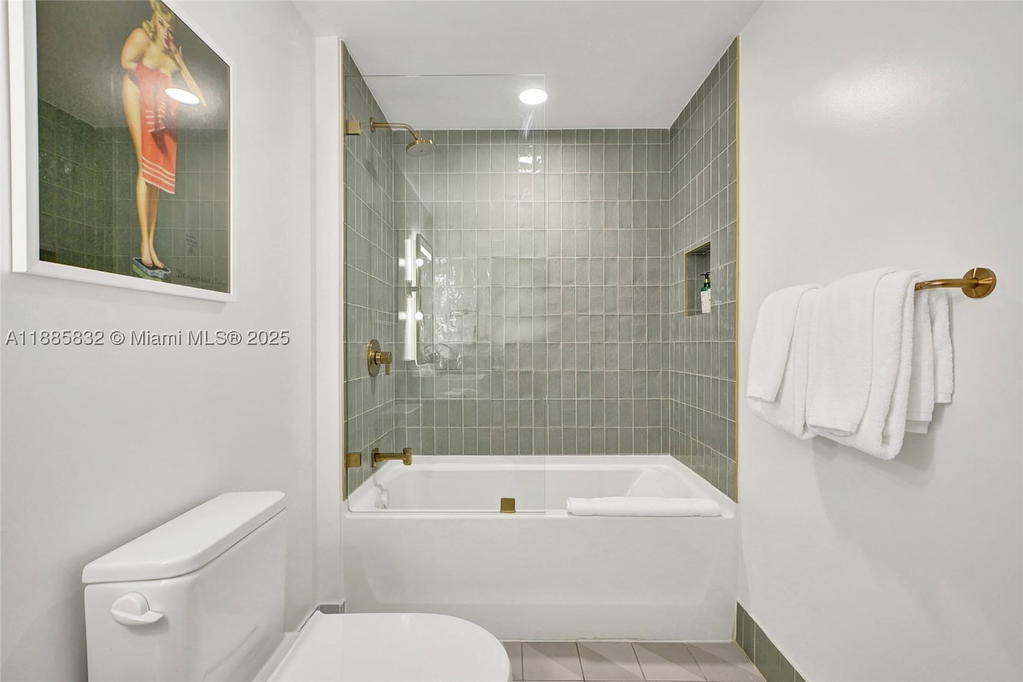 Real estate property located at 159 6th St #3302, Miami-dade, Downtown Miami, Miami, FL