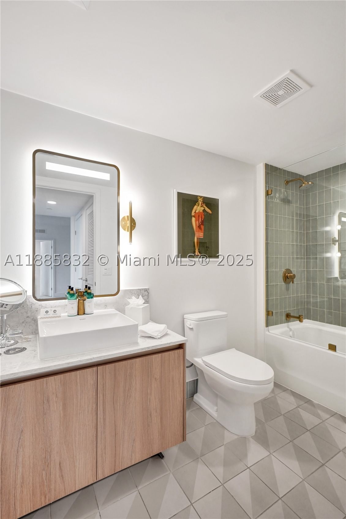 Real estate property located at 159 6th St #3302, Miami-dade, Downtown Miami, Miami, FL