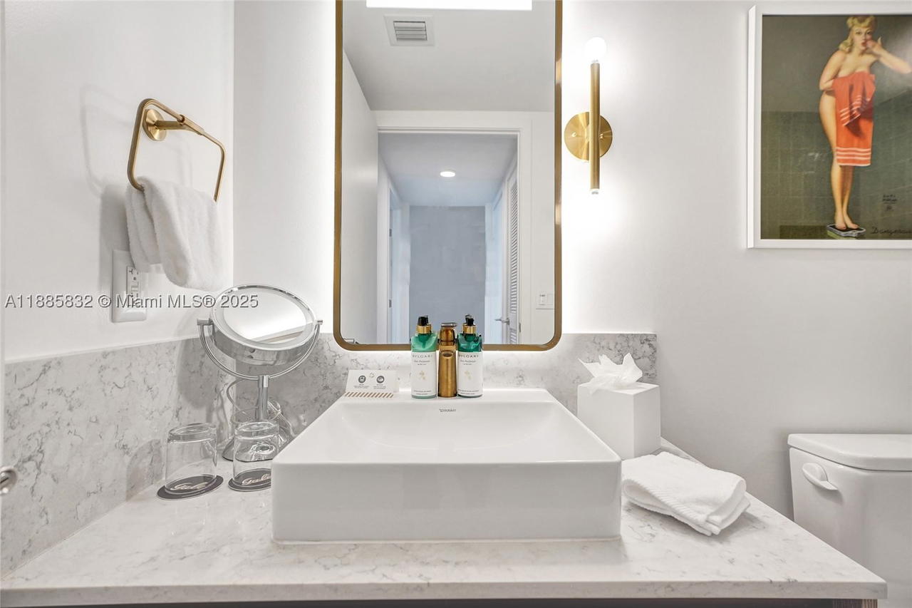 Real estate property located at 159 6th St #3302, Miami-dade, Downtown Miami, Miami, FL