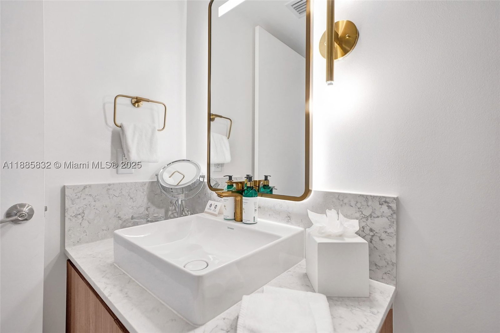 Real estate property located at 159 6th St #3302, Miami-dade, Downtown Miami, Miami, FL