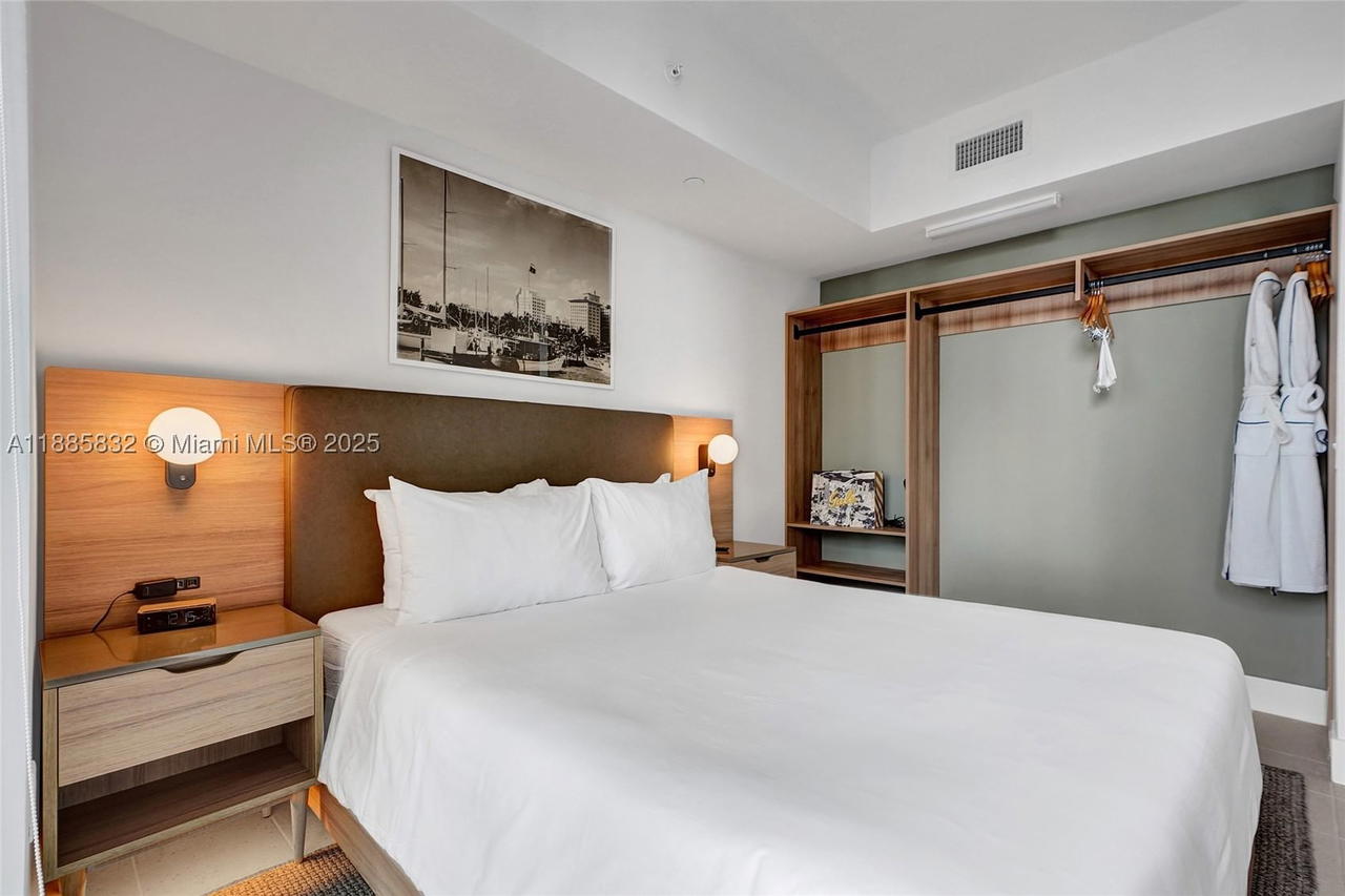 Real estate property located at 159 6th St #3302, Miami-dade, Downtown Miami, Miami, FL