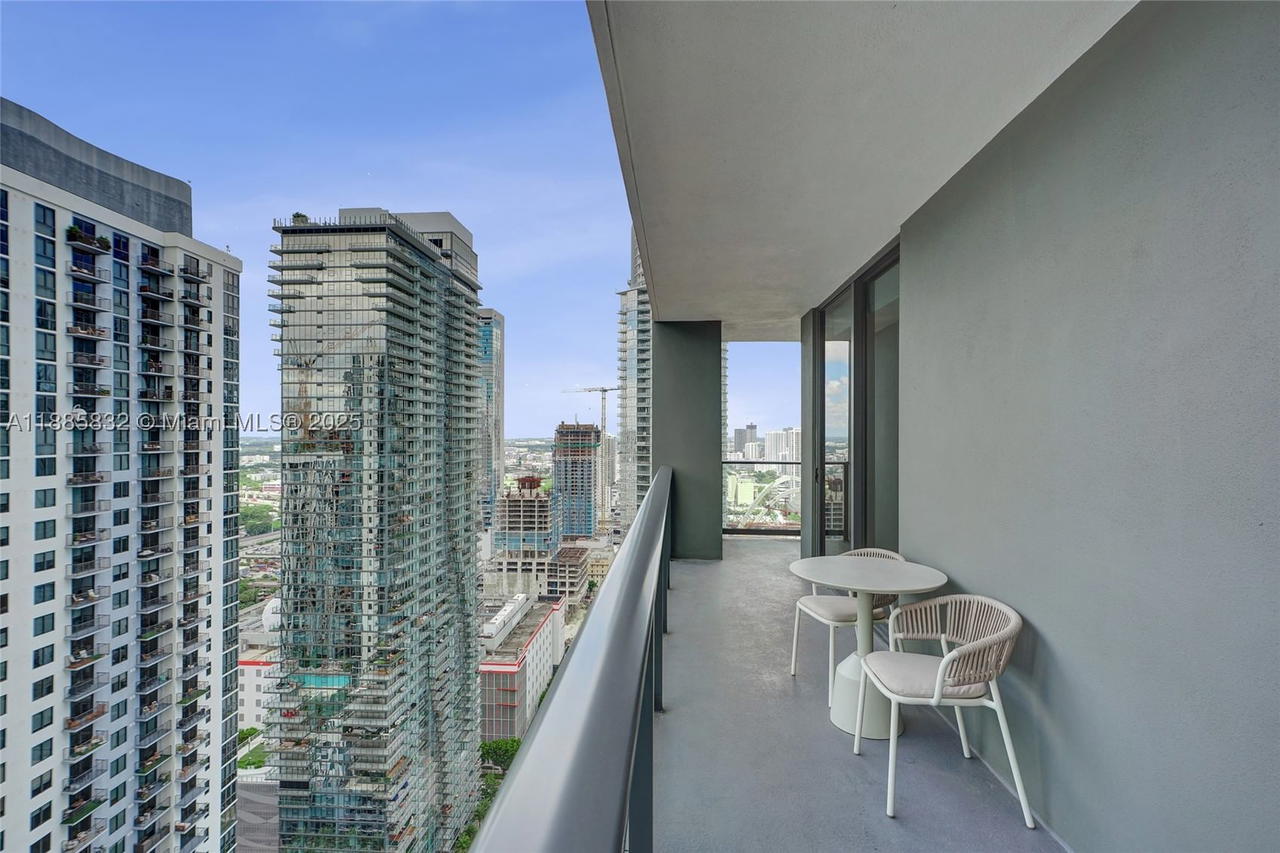 Real estate property located at 159 6th St #3302, Miami-dade, Downtown Miami, Miami, FL