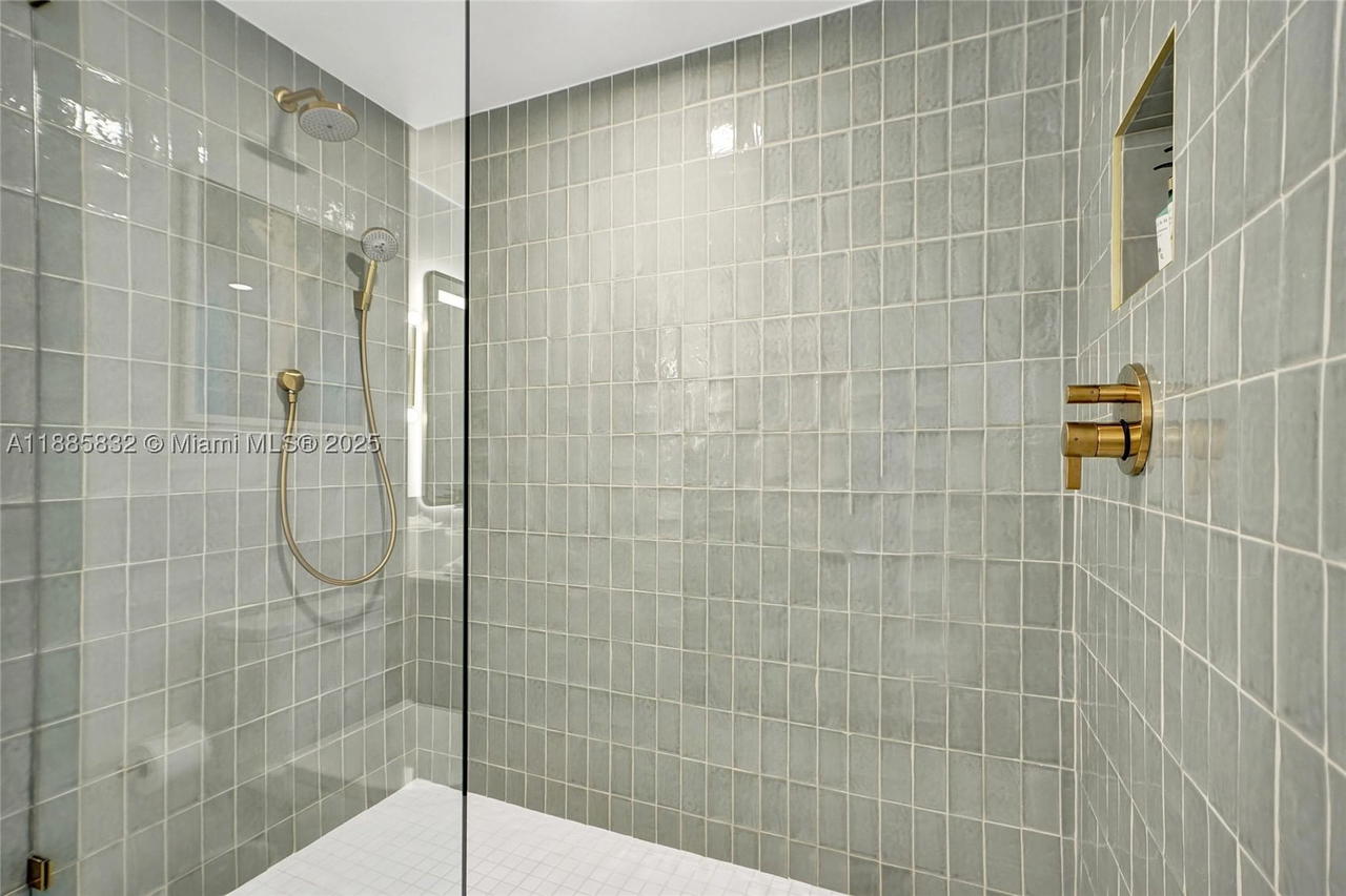 Real estate property located at 159 6th St #3302, Miami-dade, Downtown Miami, Miami, FL