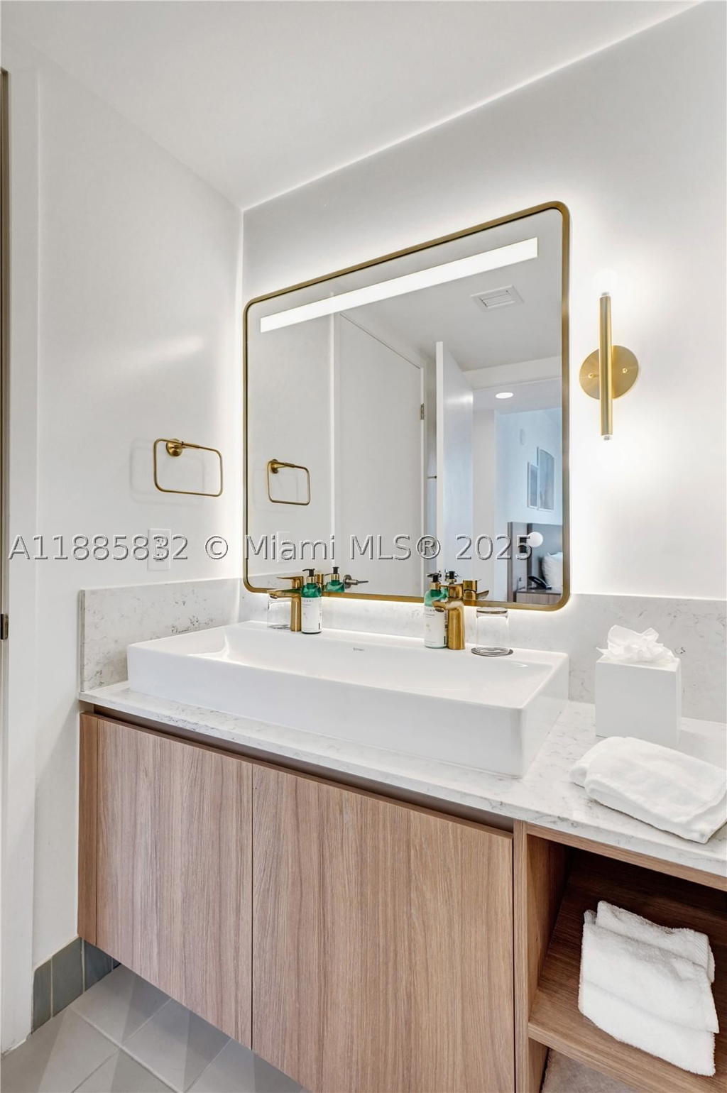 Real estate property located at 159 6th St #3302, Miami-dade, Downtown Miami, Miami, FL
