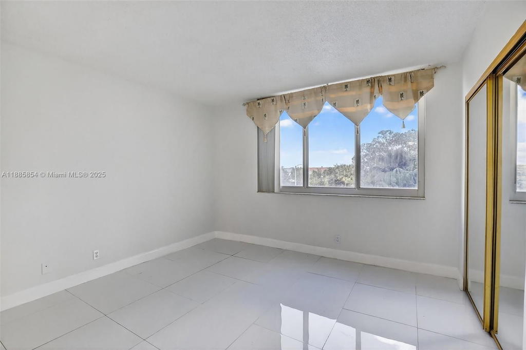 Real estate property located at 4200 Hillcrest Dr #308, Broward, Hillcrest East No 24 Cond, Hollywood, FL