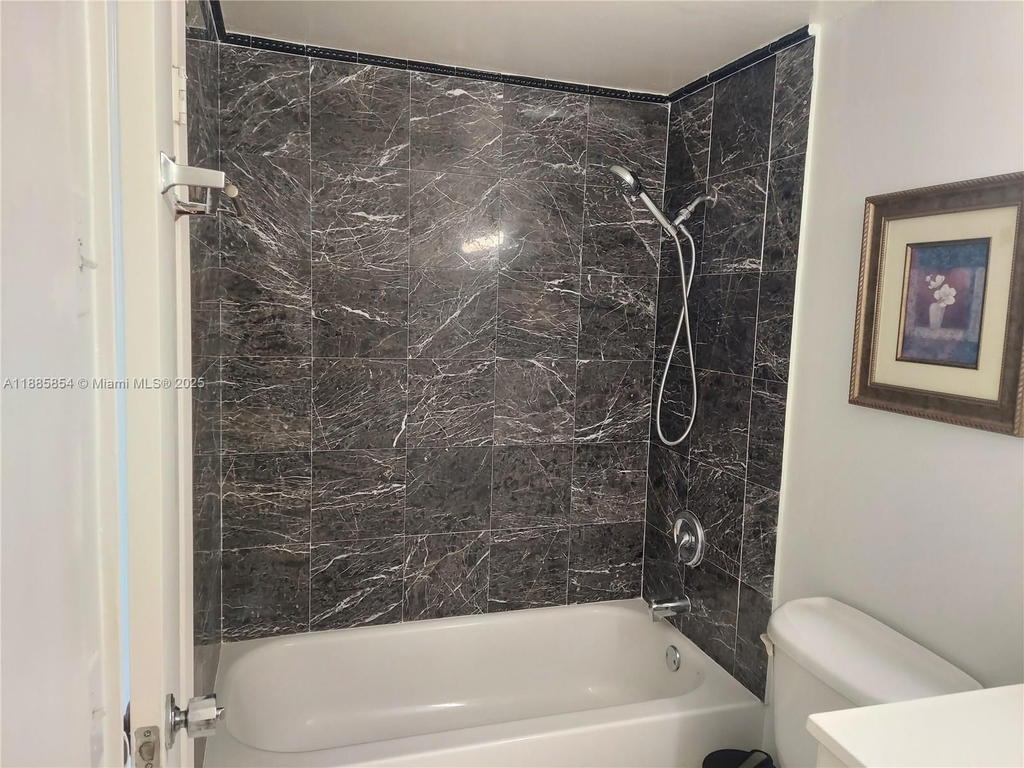 Real estate property located at 4200 Hillcrest Dr #308, Broward, Hillcrest East No 24 Cond, Hollywood, FL