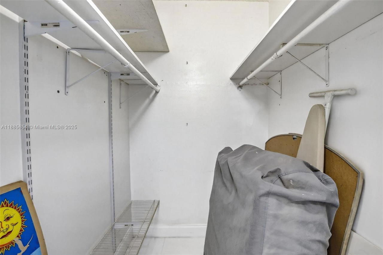 Real estate property located at 4200 Hillcrest Dr #308, Broward, Hillcrest East No 24 Cond, Hollywood, FL