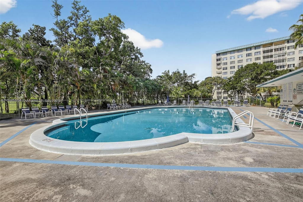 Real estate property located at 4200 Hillcrest Dr #308, Broward, Hillcrest East No 24 Cond, Hollywood, FL