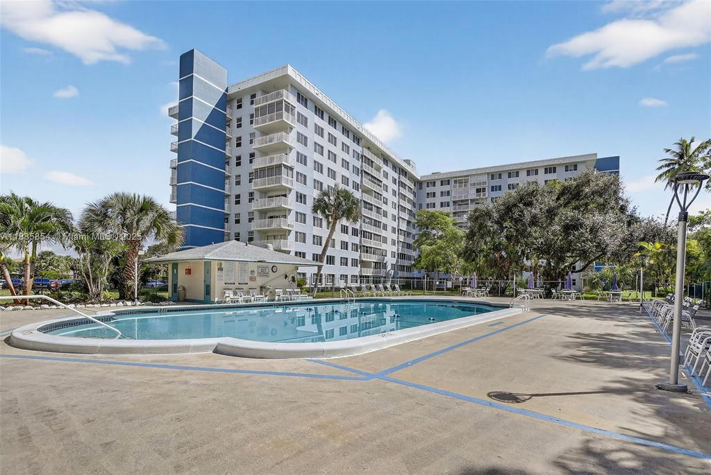 Real estate property located at 4200 Hillcrest Dr #308, Broward, Hillcrest East No 24 Cond, Hollywood, FL