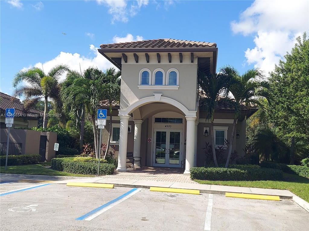 Real estate property located at 4200 Hillcrest Dr #308, Broward, Hillcrest East No 24 Cond, Hollywood, FL