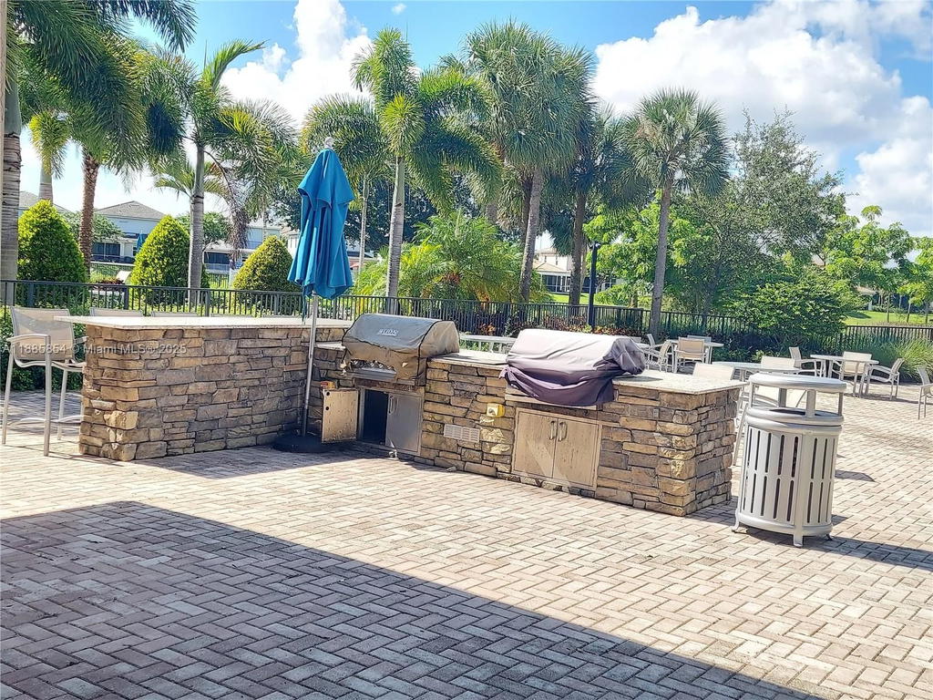 Real estate property located at 4200 Hillcrest Dr #308, Broward, Hillcrest East No 24 Cond, Hollywood, FL