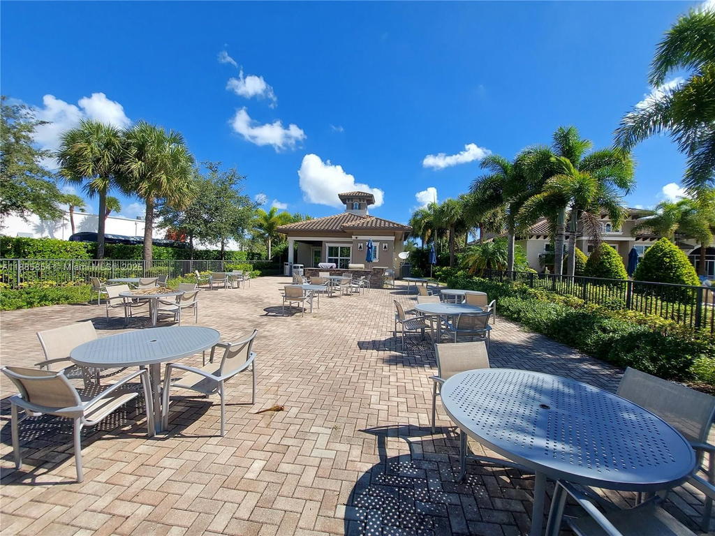Real estate property located at 4200 Hillcrest Dr #308, Broward, Hillcrest East No 24 Cond, Hollywood, FL