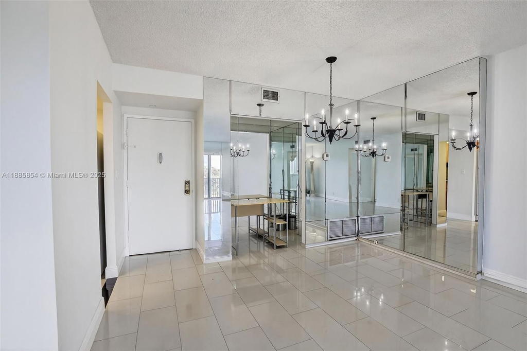 Real estate property located at 4200 Hillcrest Dr #308, Broward, Hillcrest East No 24 Cond, Hollywood, FL