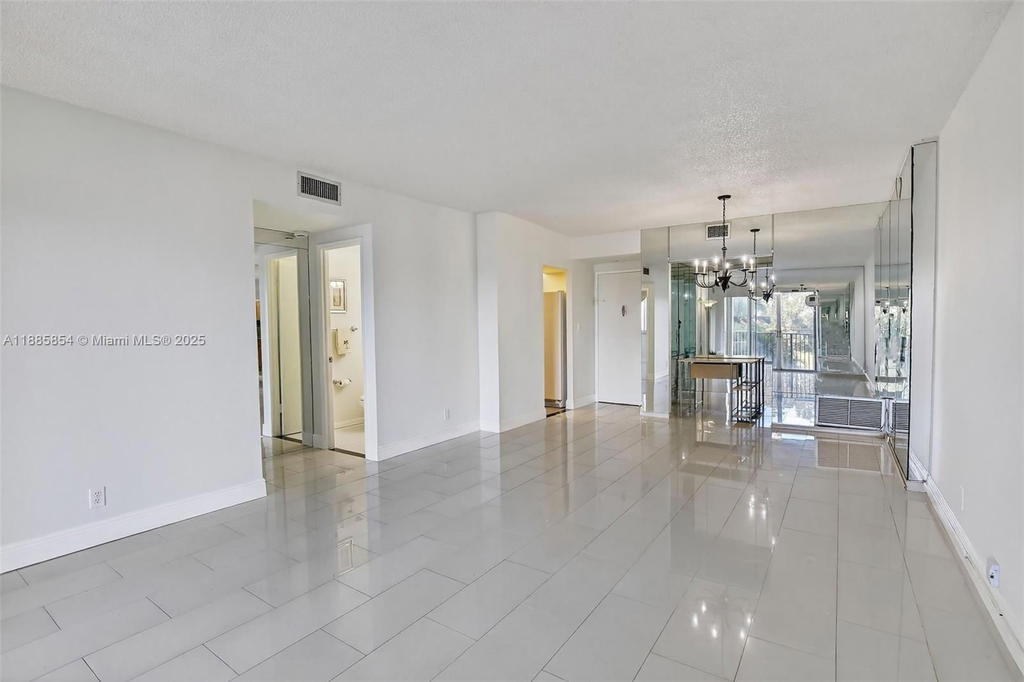 Real estate property located at 4200 Hillcrest Dr #308, Broward, Hillcrest East No 24 Cond, Hollywood, FL