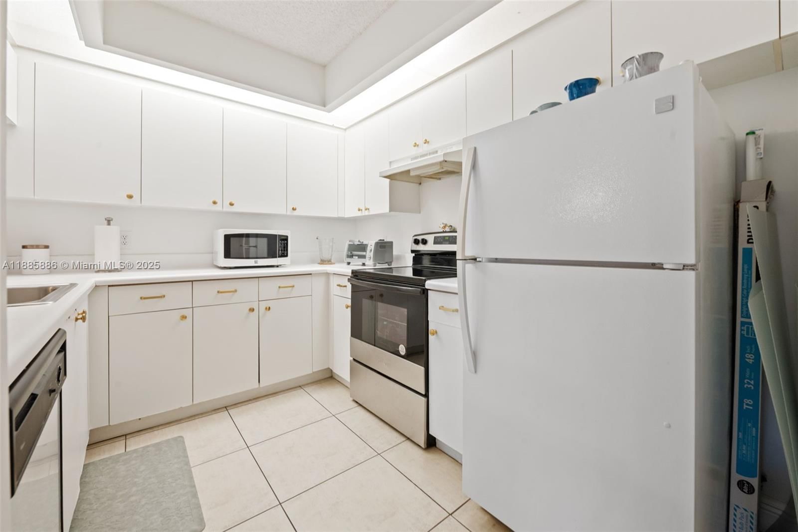 Real estate property located at 701 142nd Ave #110S, Broward, Plymouth At Century Villa, Pembroke Pines, FL