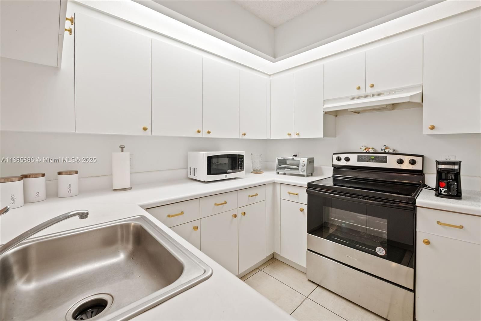 Real estate property located at 701 142nd Ave #110S, Broward, Plymouth At Century Villa, Pembroke Pines, FL