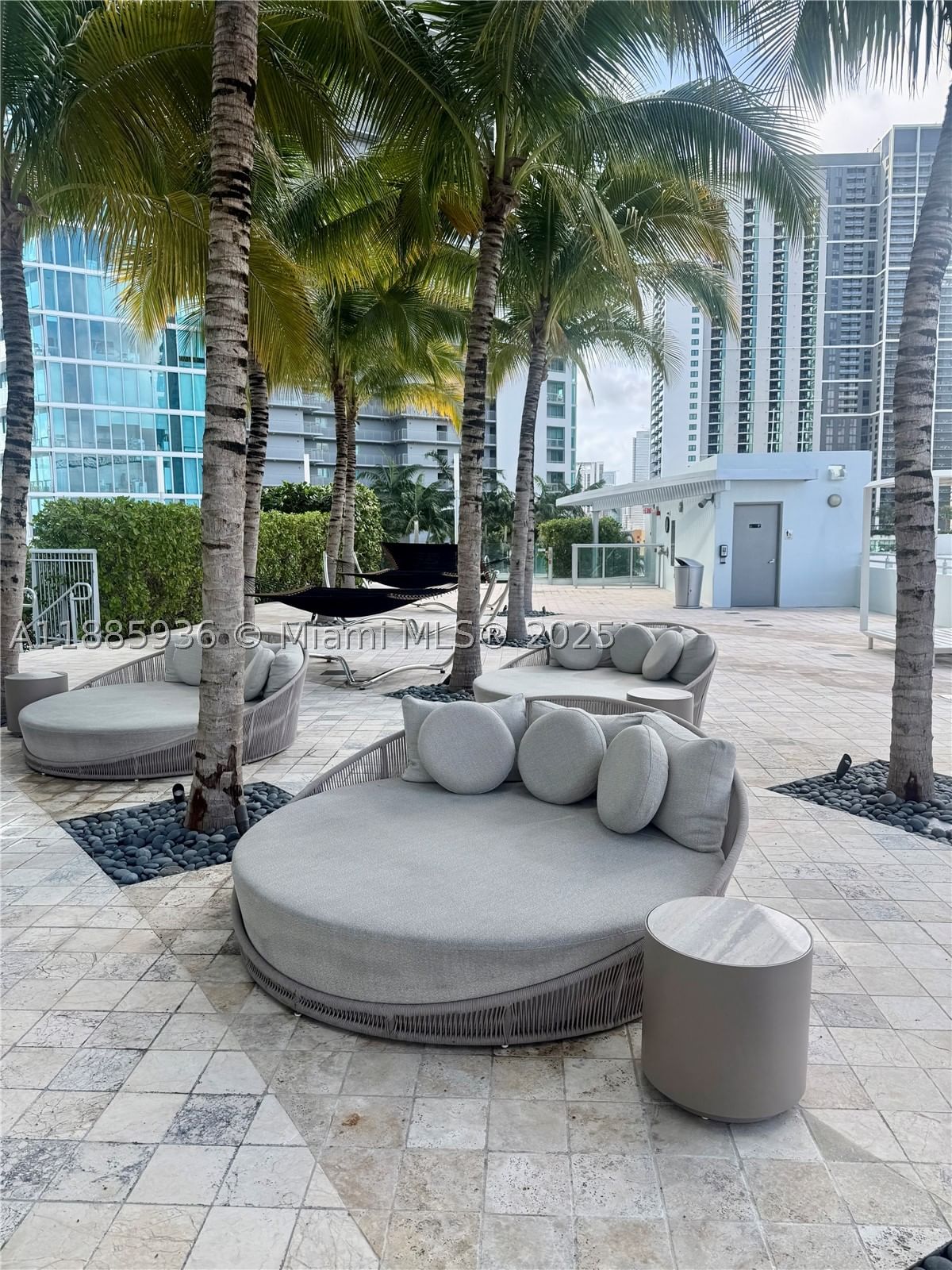 Real estate property located at 900 Biscayne Blvd #5104, Miami-dade, 900 Biscayne Bay Condo, Miami, FL