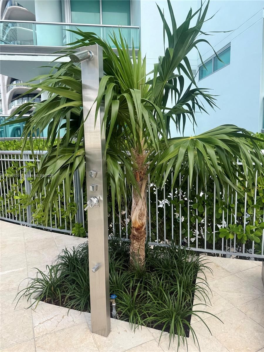 Real estate property located at 900 Biscayne Blvd #5104, Miami-dade, 900 Biscayne Bay Condo, Miami, FL