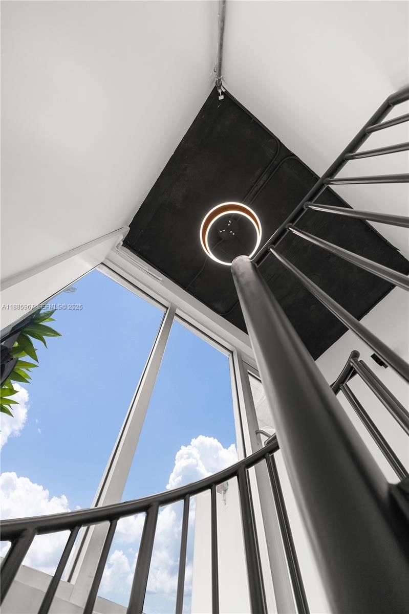 Real estate property located at 1700 Meridian Ave #501, Miami-dade, The Montclair Condo, Miami Beach, FL