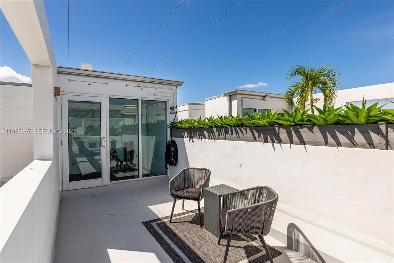 Real estate property located at 1700 Meridian Ave #501, Miami-dade, The Montclair Condo, Miami Beach, FL
