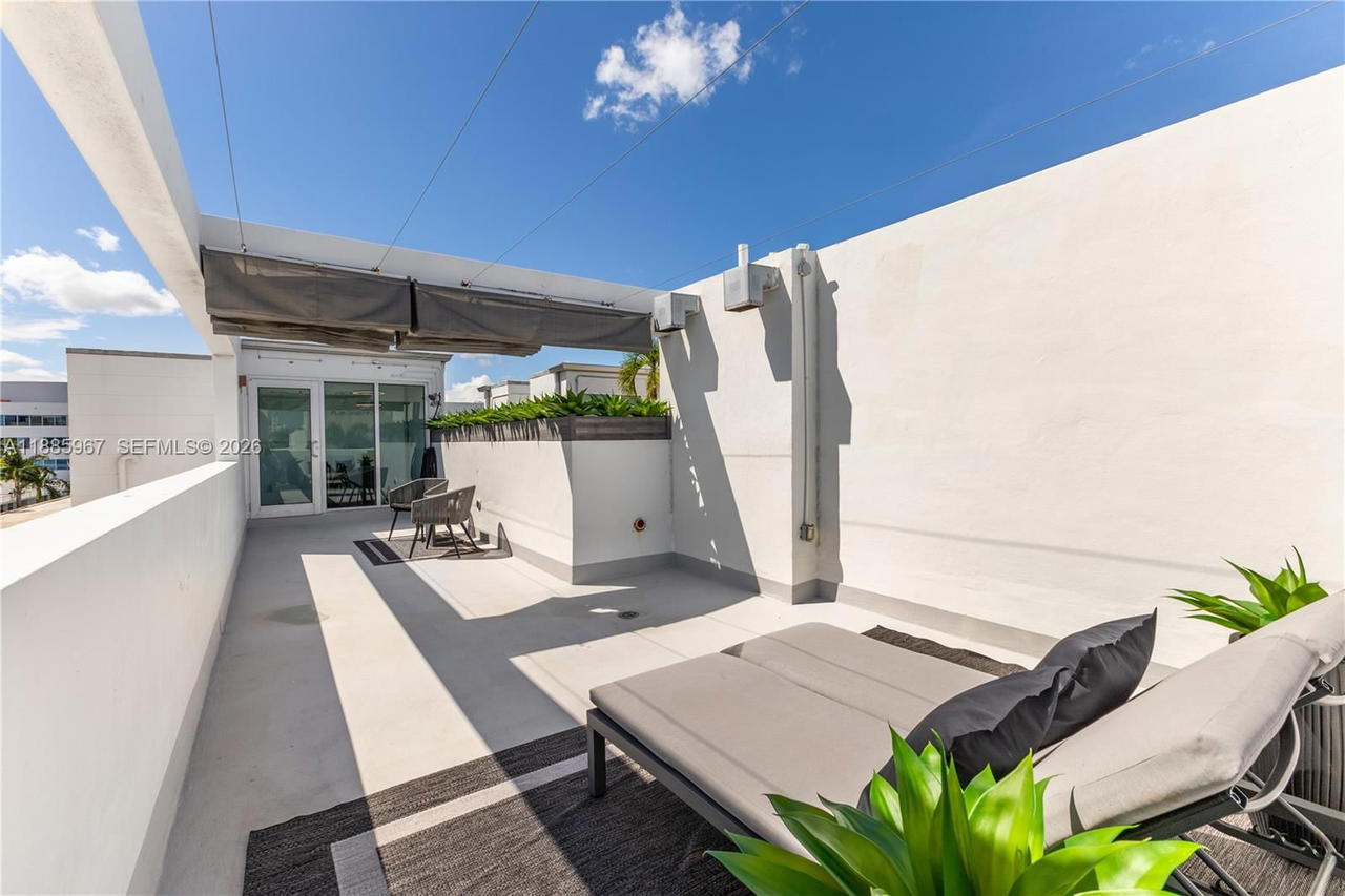 Real estate property located at 1700 Meridian Ave #501, Miami-dade, The Montclair Condo, Miami Beach, FL