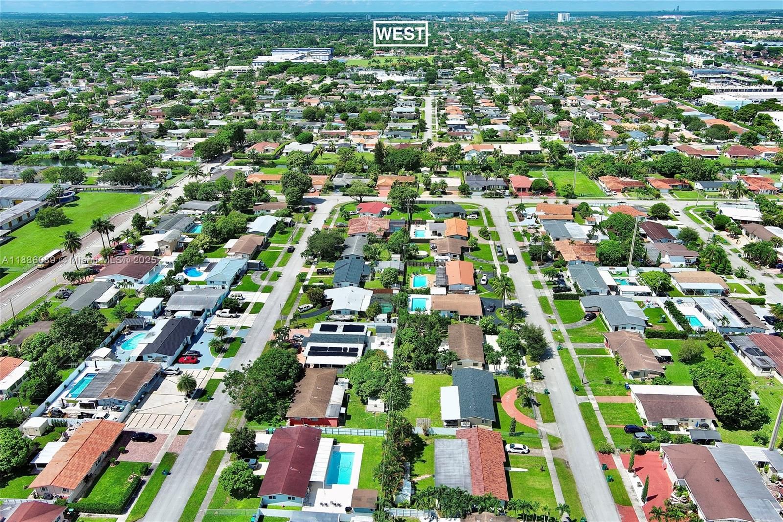Real estate property located at 8220 12th Ter, Miami-dade, Fontainebleau Gardens 1st, Miami, FL