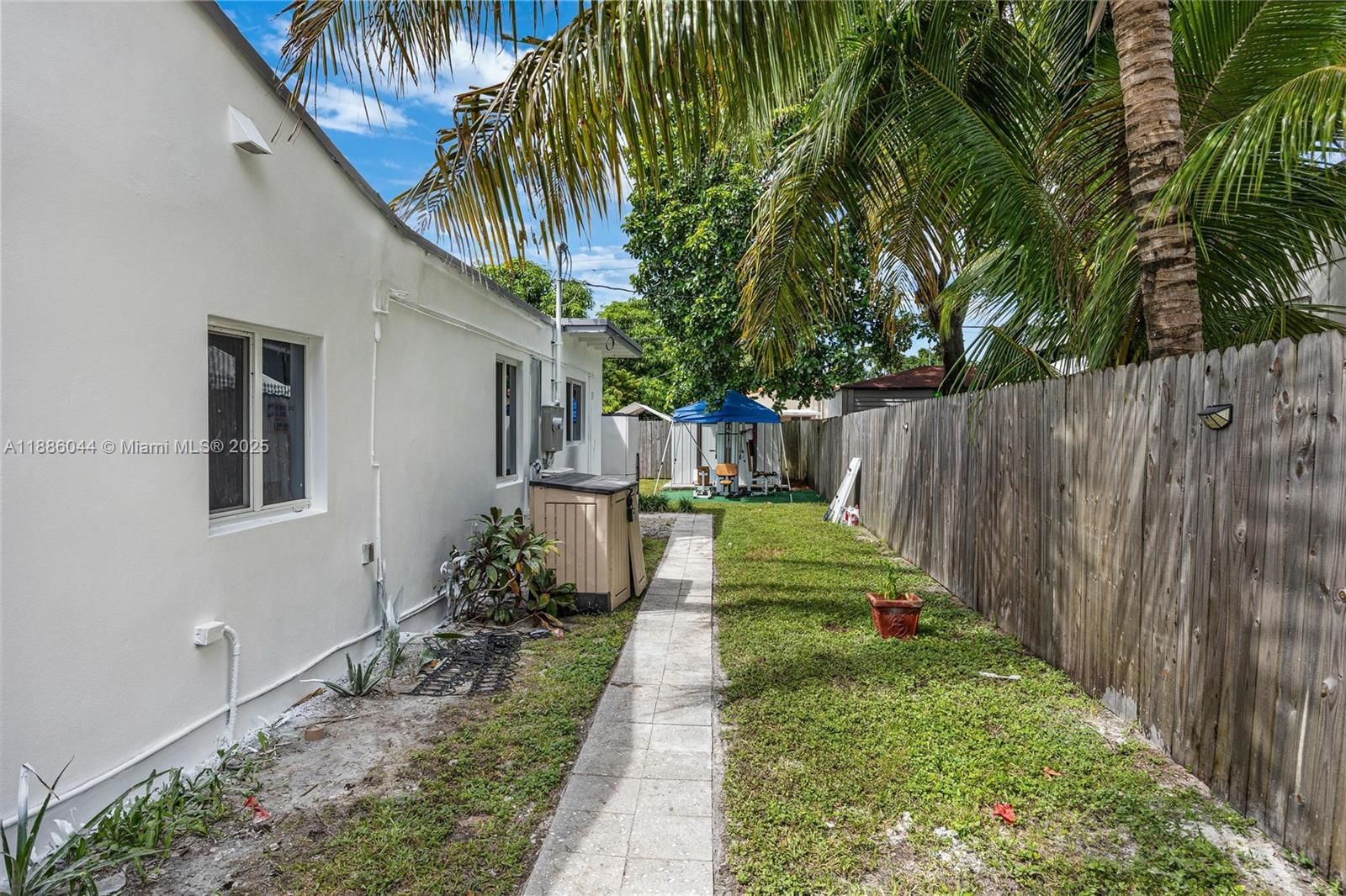 Real estate property located at 670 Flagami Blvd, Miami-dade, Flagami Sec A, Miami, FL