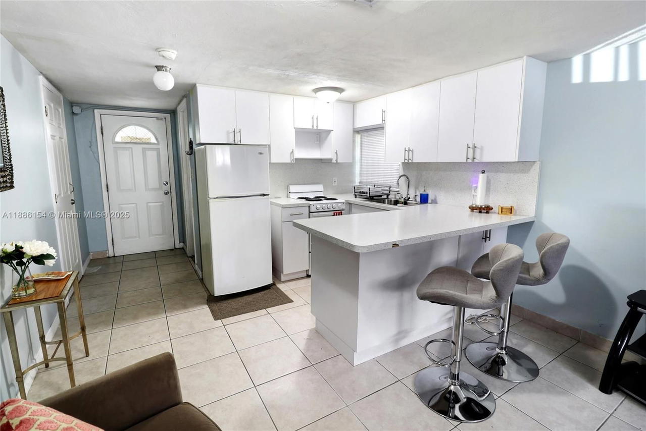 Real estate property located at 195 121st Ter, Miami-dade, Breezeswept Estates, North Miami, FL
